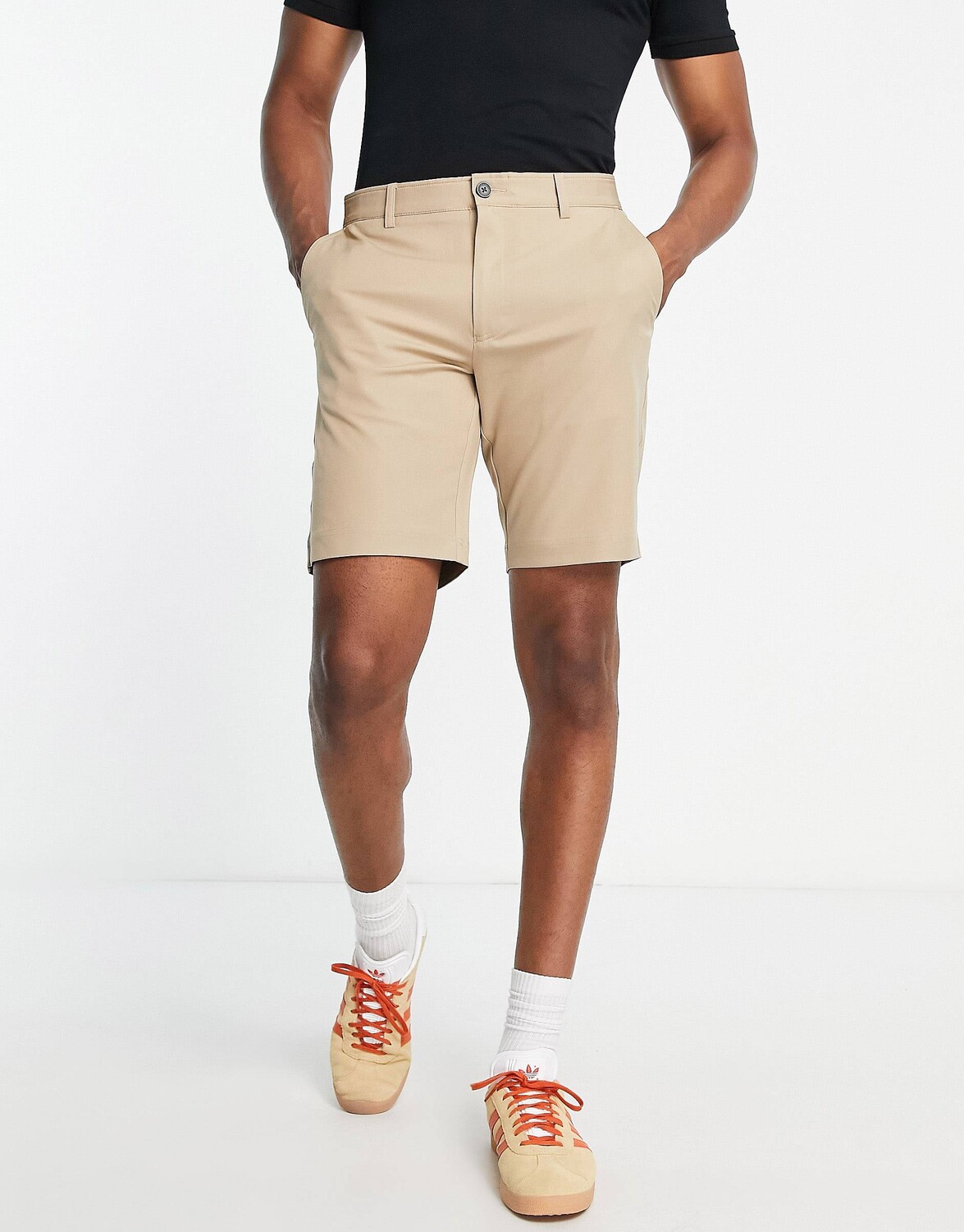 

Бежевые эластичные шорты классической посадки Calvin Klein Golf Bullet