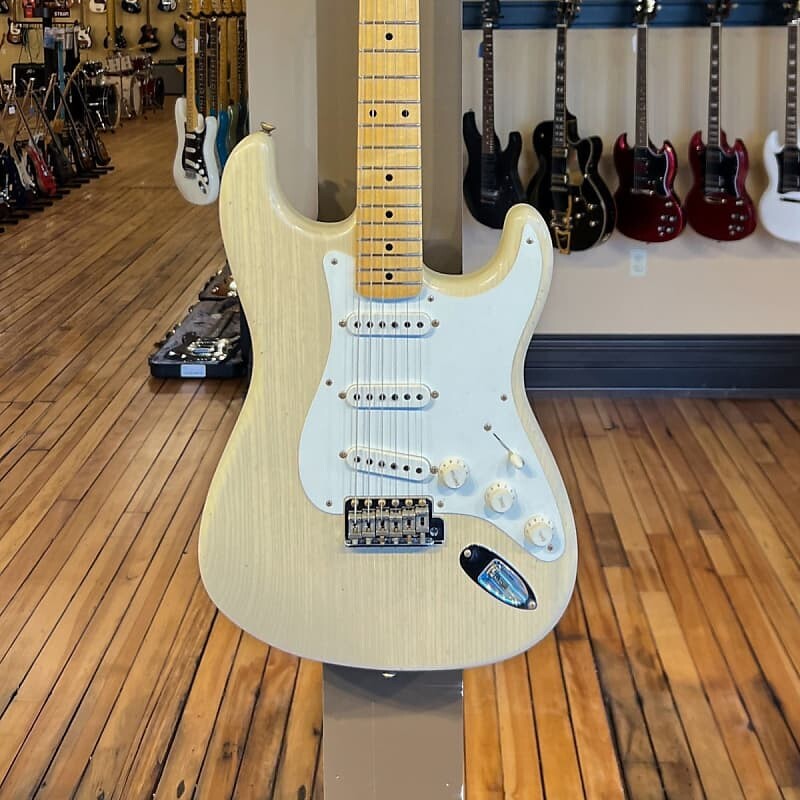 

1957 Journeyman Relic Strat Fender Journeyman Strat