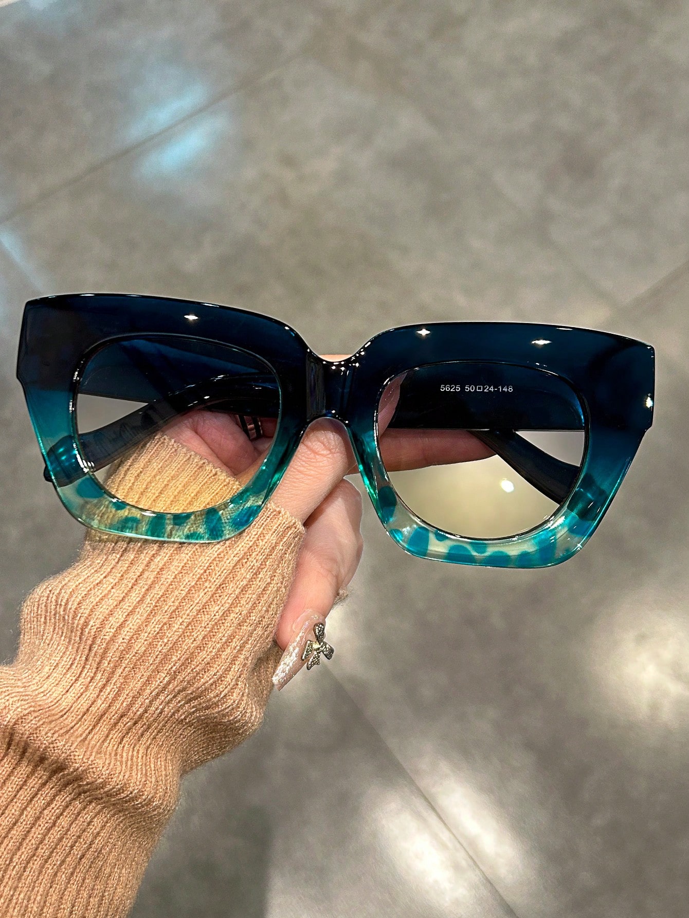 Женские солнцезащитные очки «кошачий глаз» с градиентом цена и фото