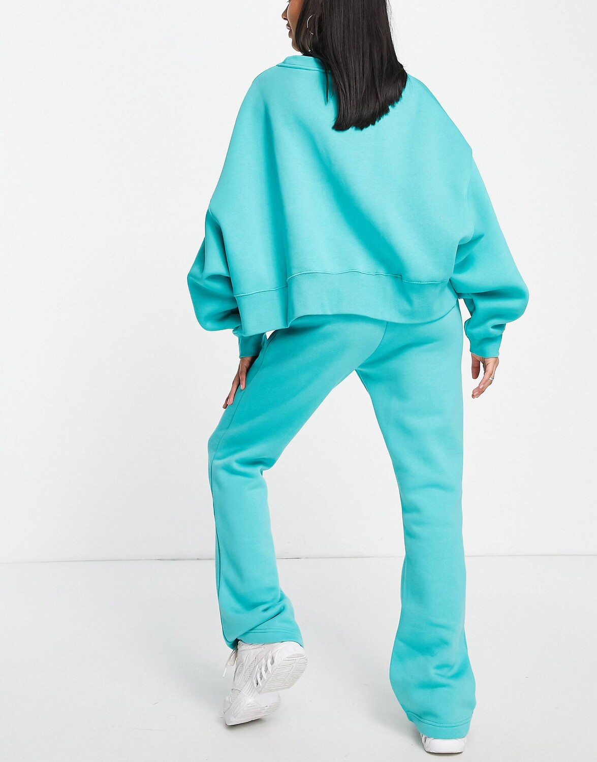 Бирюзовые расклешенные флисовые джоггеры Nike Be Kind – заказать из-за ...