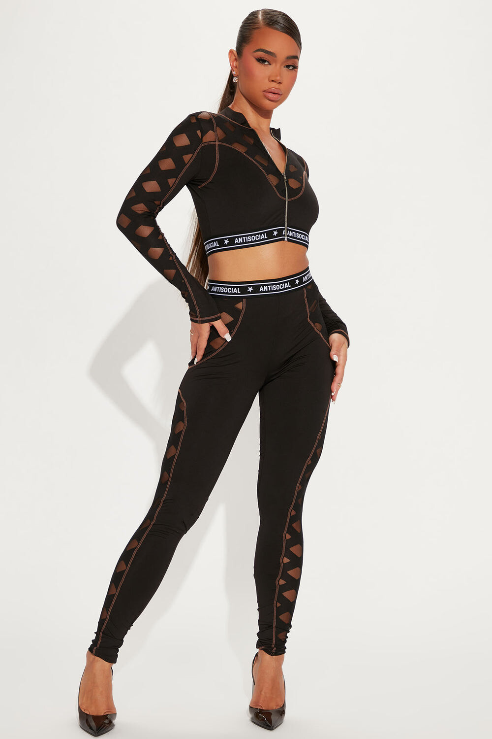 

Леггинсы Fashion Nova FINT32000, черный