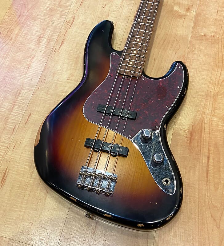 

Fender 60th Anniversary Road Worn Jazz Bass 2020 3-Color Sunburst