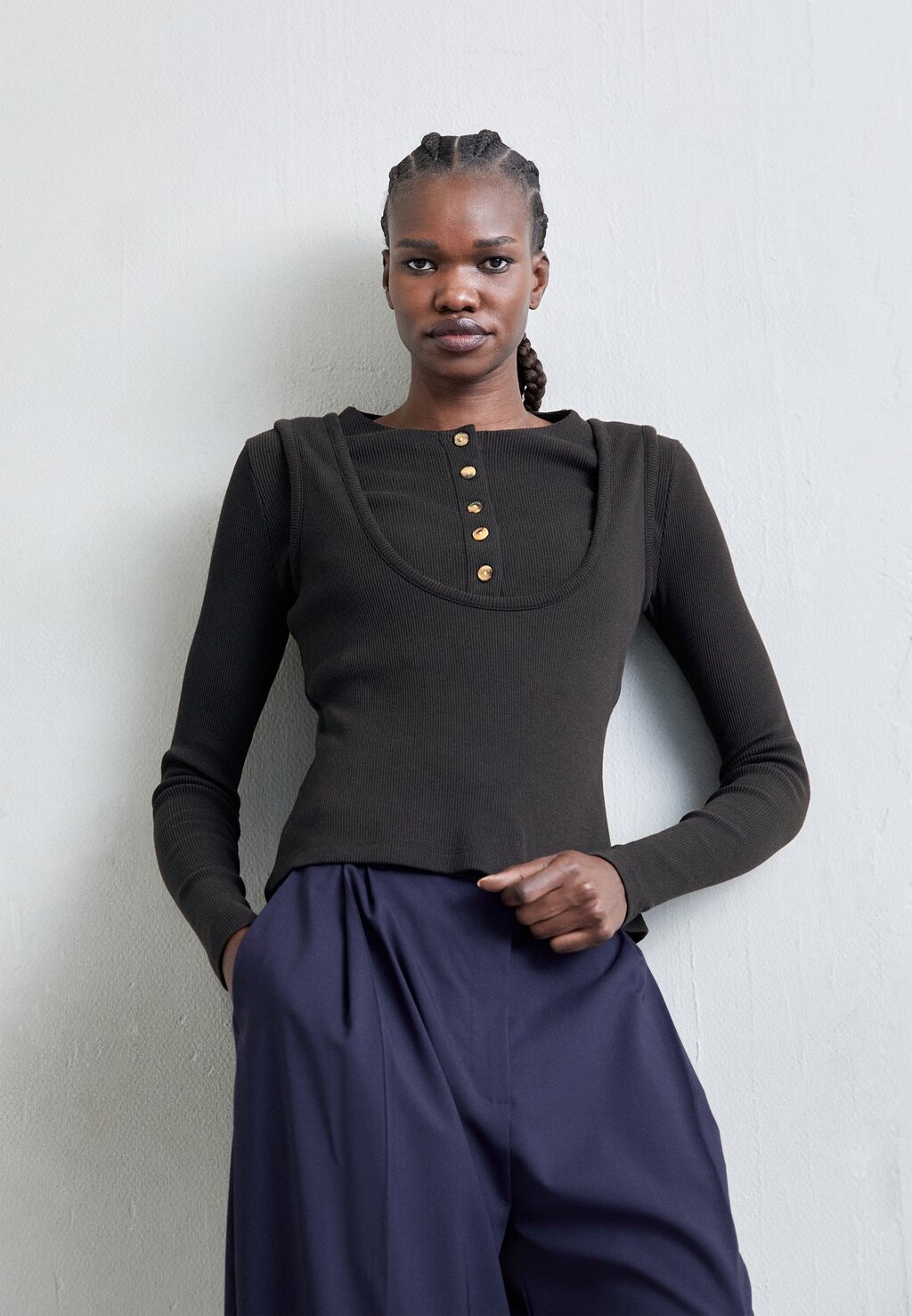 

Футболка с длинным рукавом DOUBLE EFFECT With HALF BUTTON CLOSURE A.W.A.K.E. MODE, черный