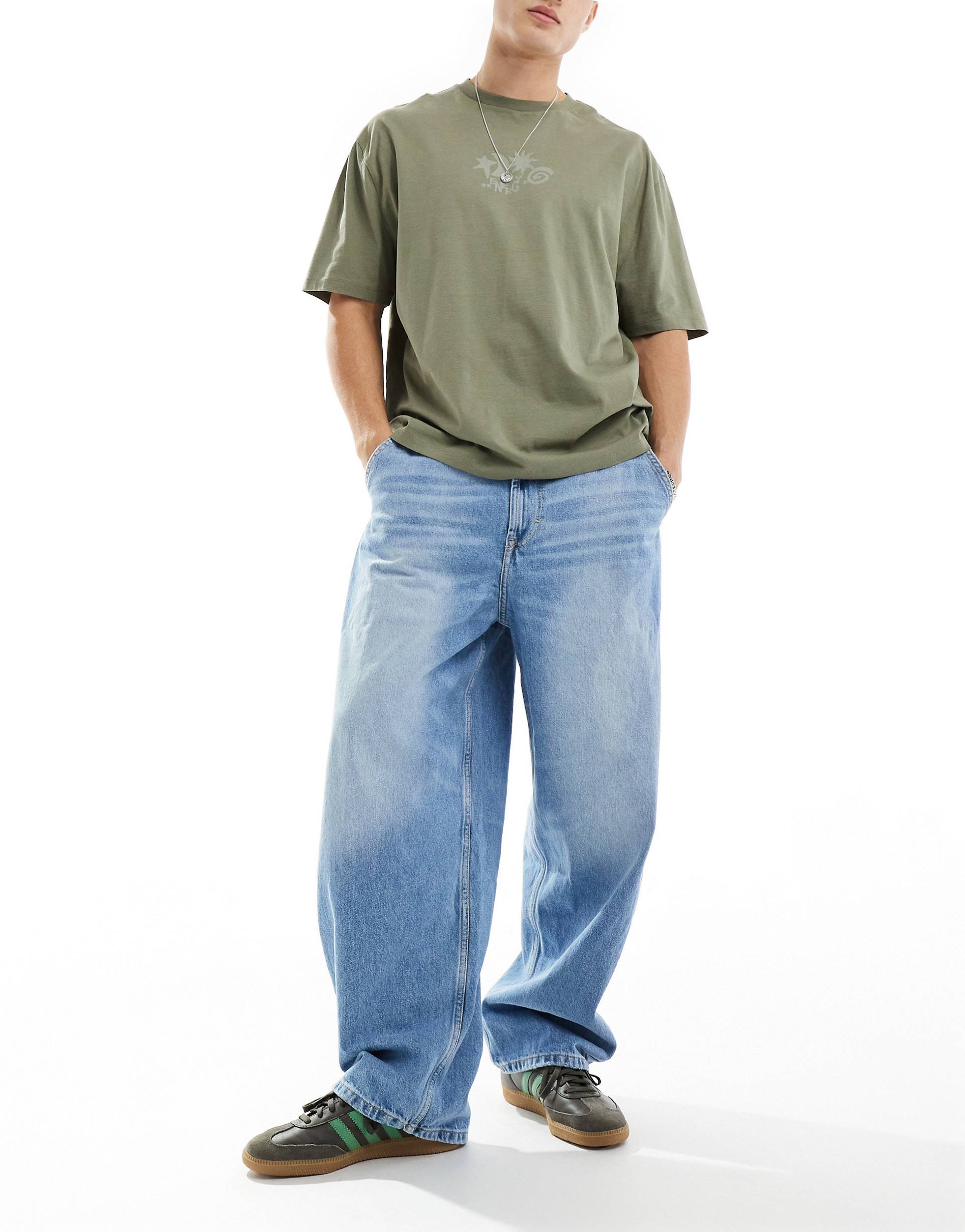 Джинсы Bershka Skater Fit, светло-синий джинсы bershka с потертостями 42 размер новые