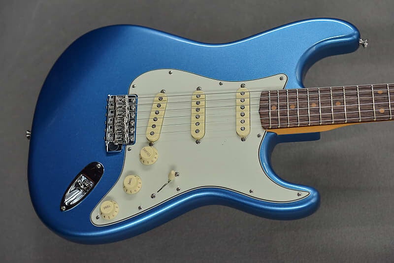 

Электрогитара Fender Dave’s Guitar Shop Limited Edition American 1962 Reissue Stratocaster, Lake Placid Blue