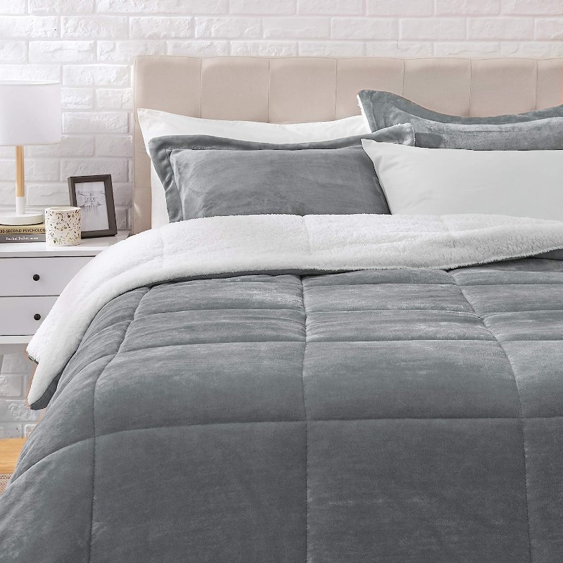 Комплект двуспального постельного белья Amazon Basics King, 3 предмета, серый
