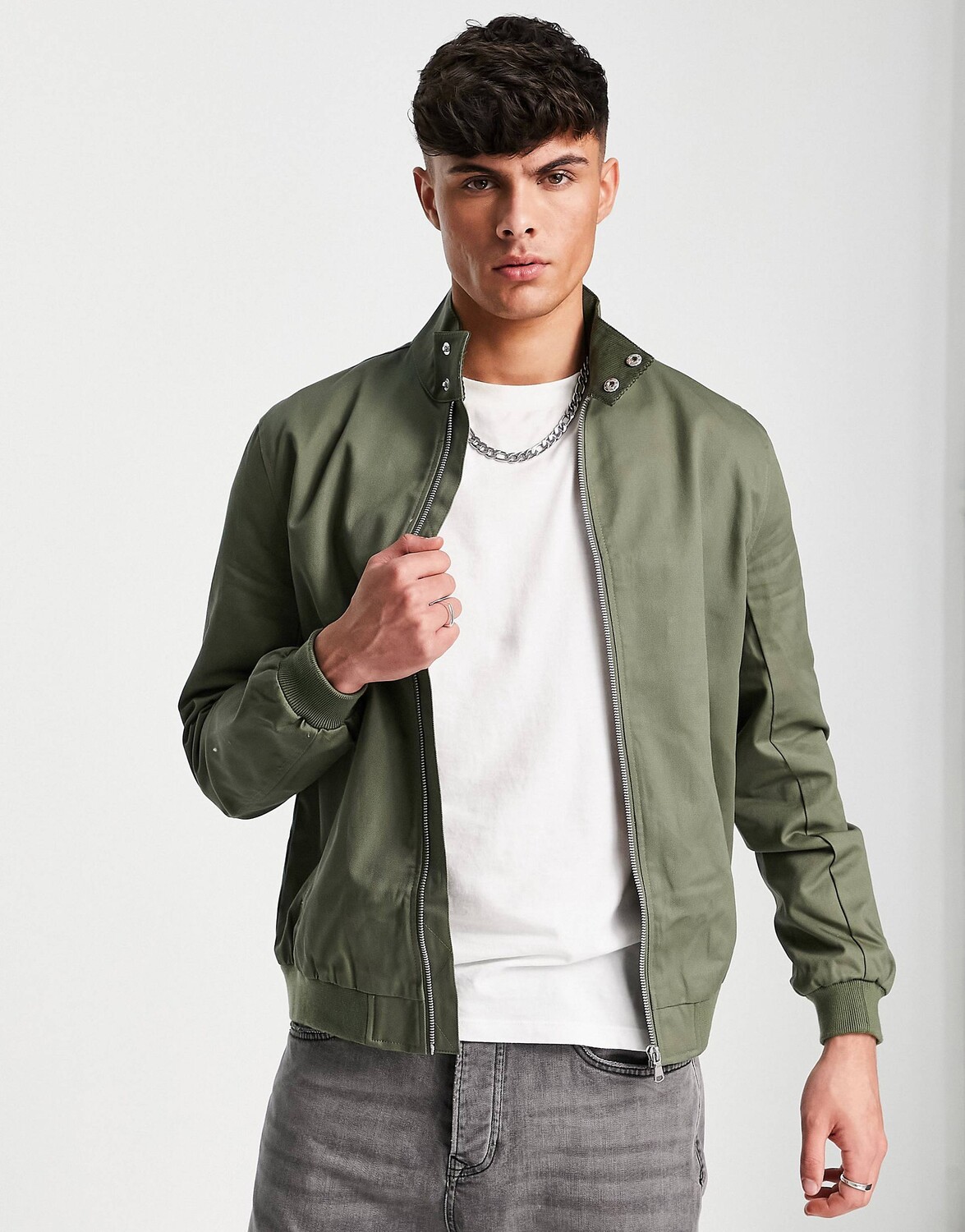 

Куртка харрингтон цвета хаки с воротником-трубой ASOS DESIGN