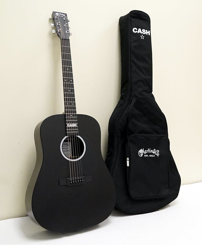 

Подписная гитара Martin DX Johnny Cash с сумкой для переноски