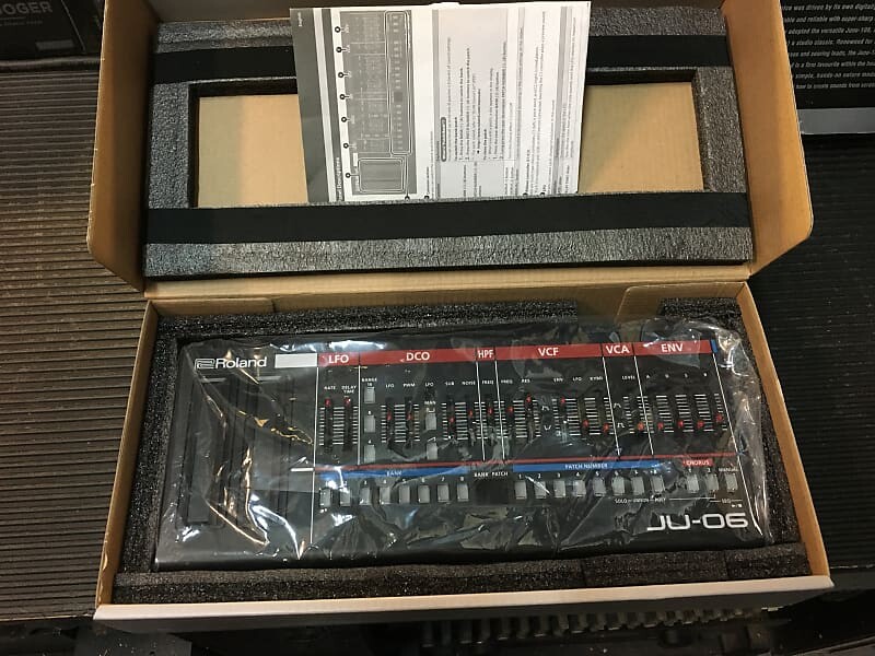

Модуль аналогового синтезатора Roland JU-06 Boutique JU-06 Boutique Series Digital Synth Sound Module