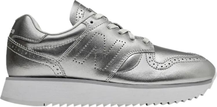 

Кроссовки New Balance Wmns 520 Platform 'Metallic Silver', серебряный