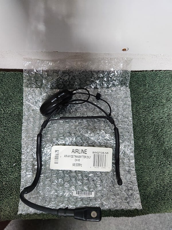 

Микрофон Samson Air AH1/QE transmitter only Freq. 645.500MHZ