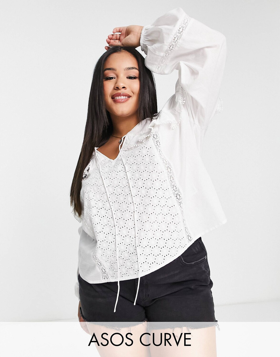 

Белый топ с рюшами и вышивкой ASOS DESIGN Curve