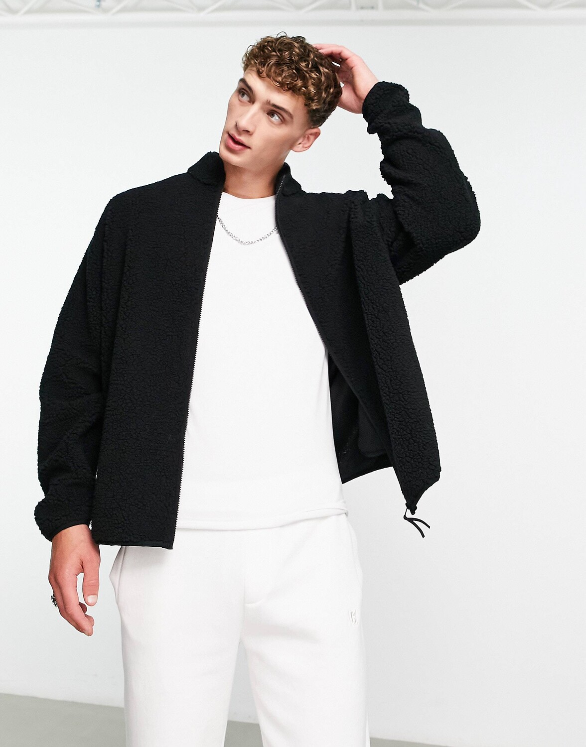 

Черная спортивная куртка свободного кроя со сквозной молнией ASOS DESIGN, Черный