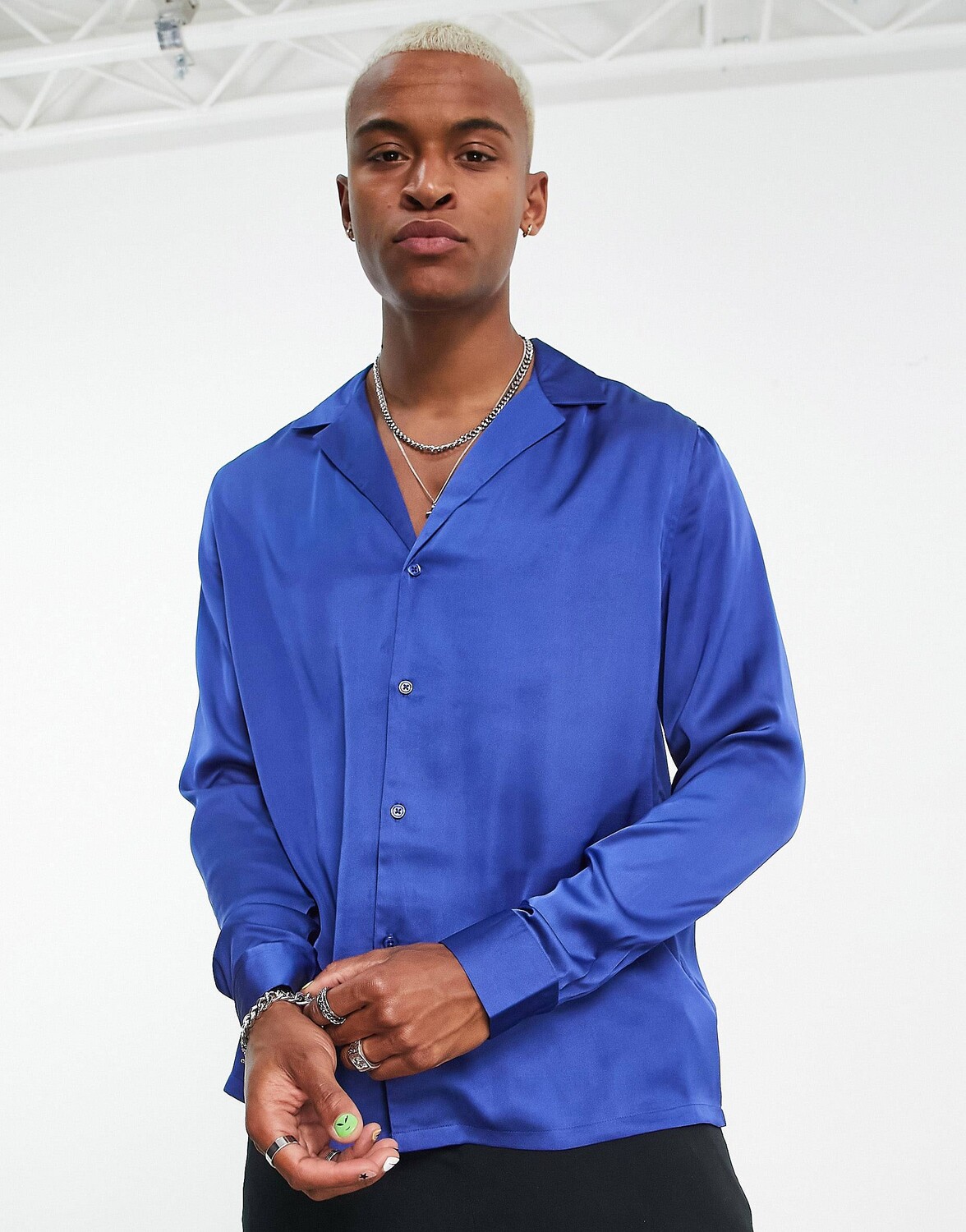 

Свободная атласная рубашка синего цвета ASOS DESIGN