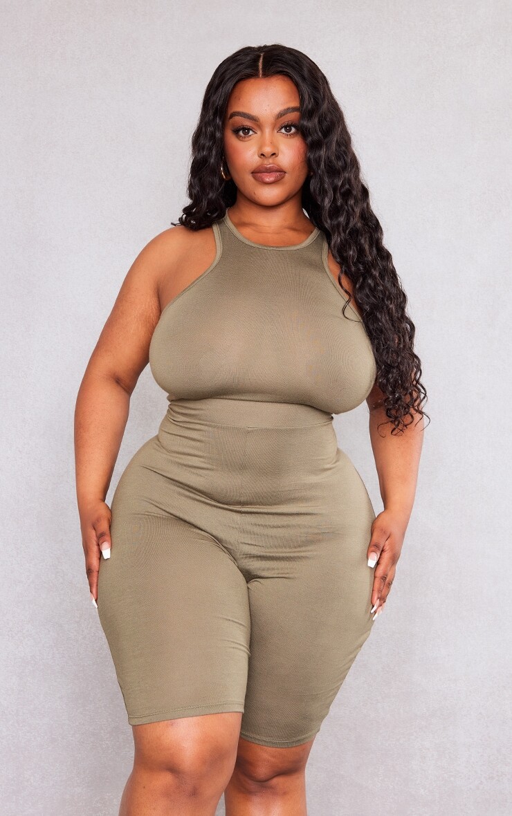 

PrettyLittleThing Комбинезон цвета хаки с воротником-борцовкой Plus