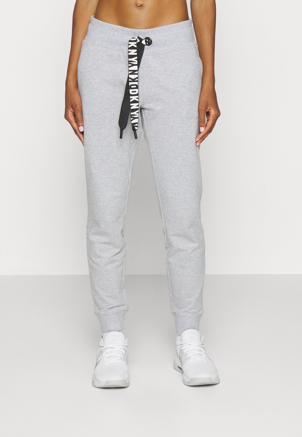 

Спортивные брюки TWO TONE LOGO DRAWCORD DKNY, жемчужно-серый вереск