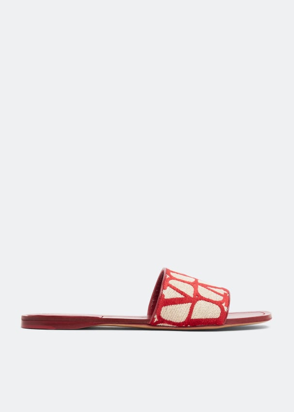 цена Сандалии VALENTINO GARAVANI Toile Iconographe sandals, красный