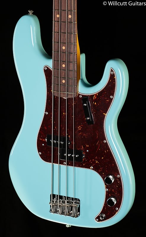 

Fender American Vintage II 1960 Precision Bass Daphne Blue (060) Fender American II Precision Bass (060)