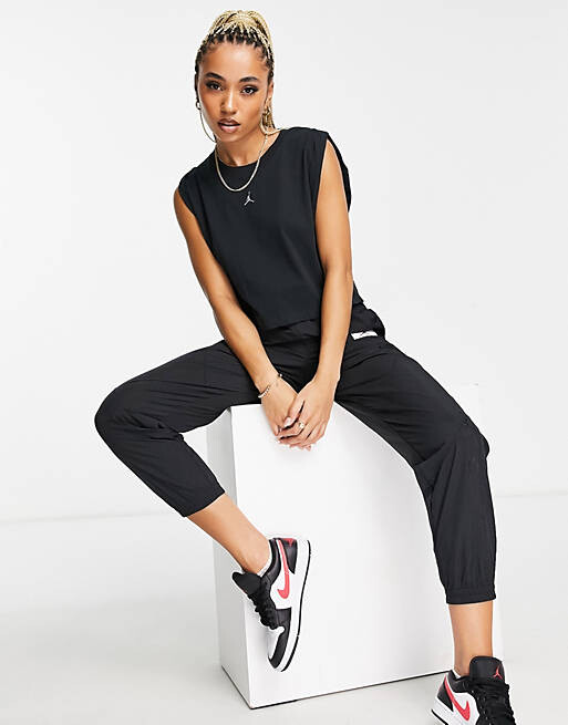 

Черная укороченная майка Jordan Sport Essential