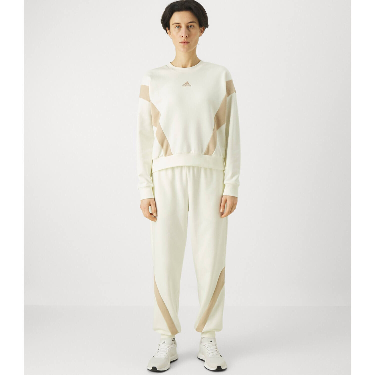 

Спортивный костюм Adidas Laziday, кремовый