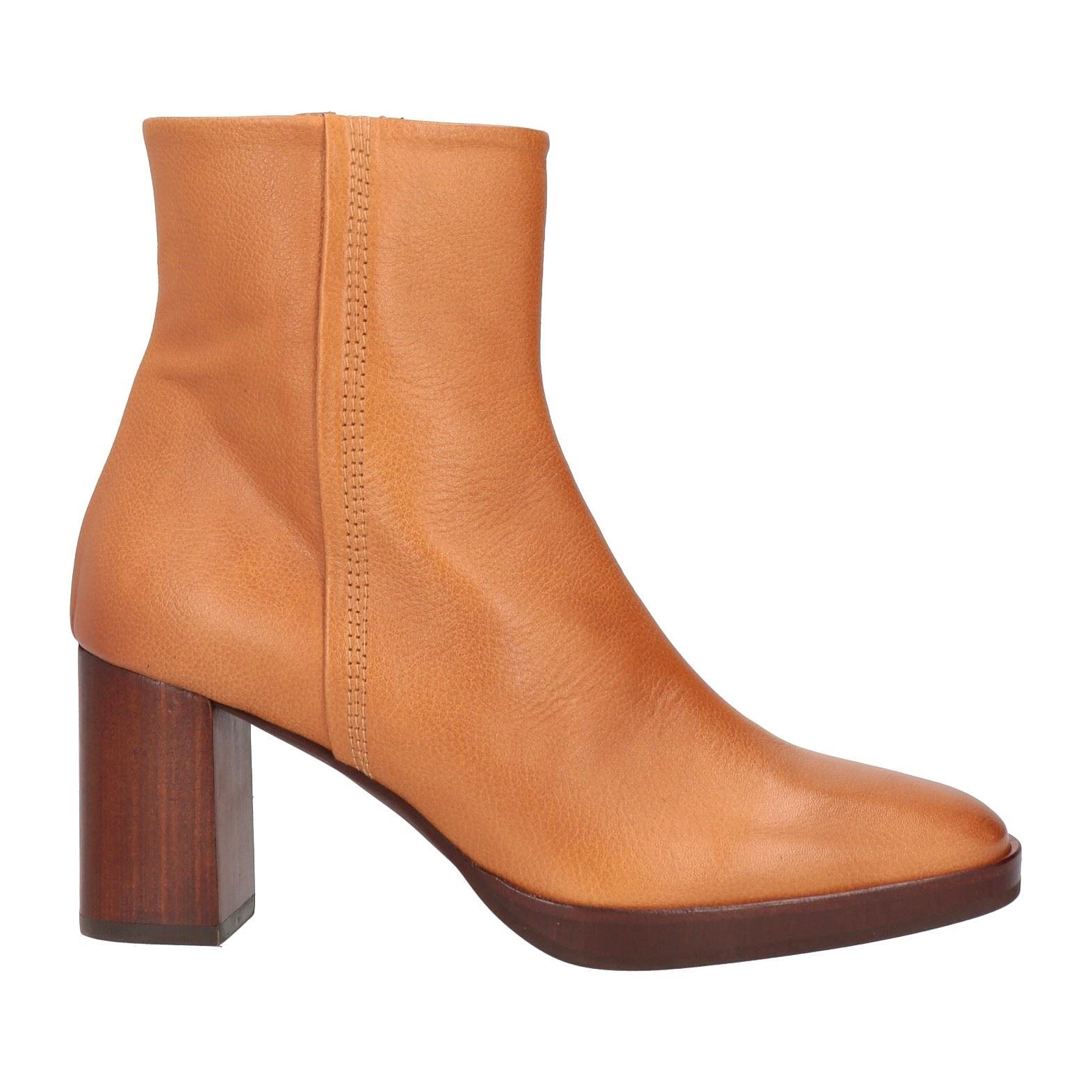 цена Ботильоны Zinda Leather Round Toeline Square Heel, оранжевый