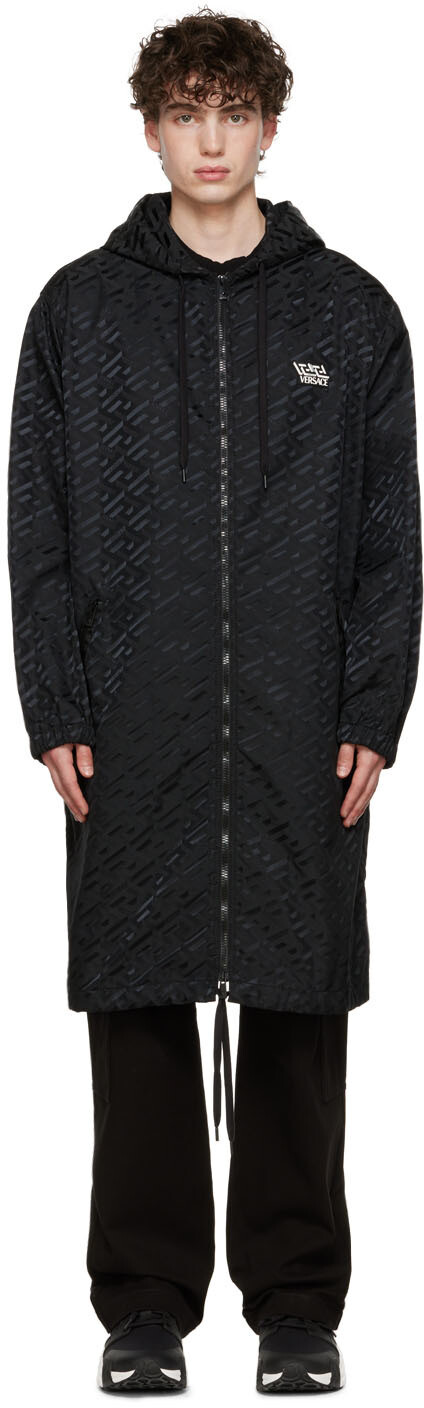 

Черный плащ La Greca Versace