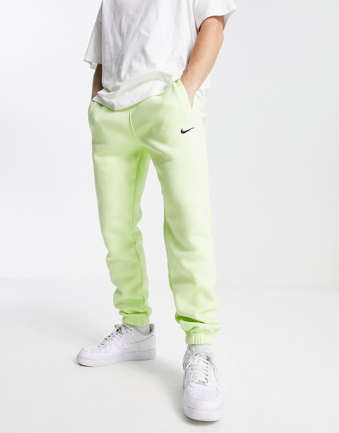 

Джоггеры Nike Club жидкого лайма