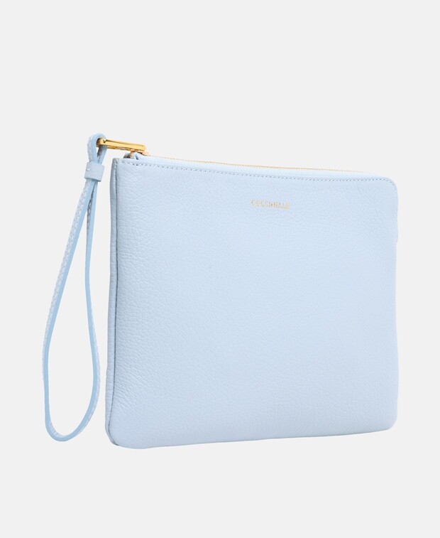 

Кожаный клатч Coccinelle, цвет Slate Blue