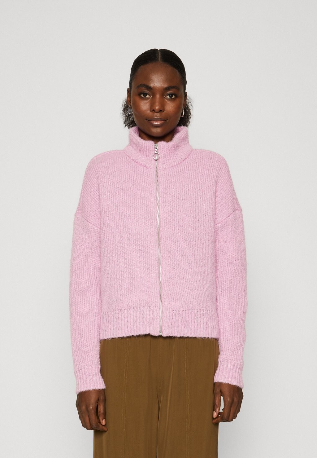 

Куртка Vero Moda КАРДИГАН VMYOKO С ВЫСОКИМ ВЫРЕЗОМ НА МОЛНИИ, цвет pastel lavender