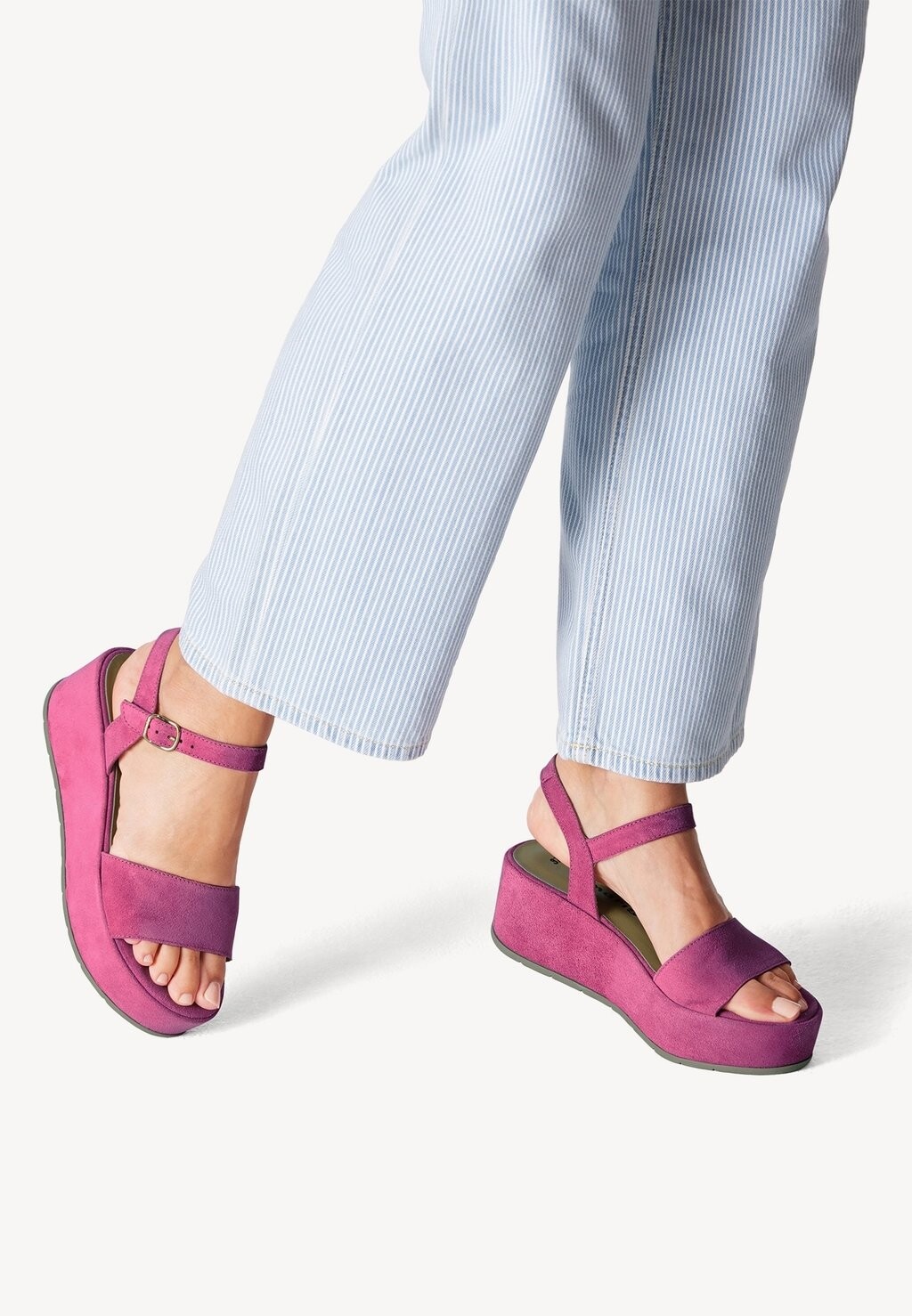 

Босоножки на платформе Tamaris, цвет pink suede