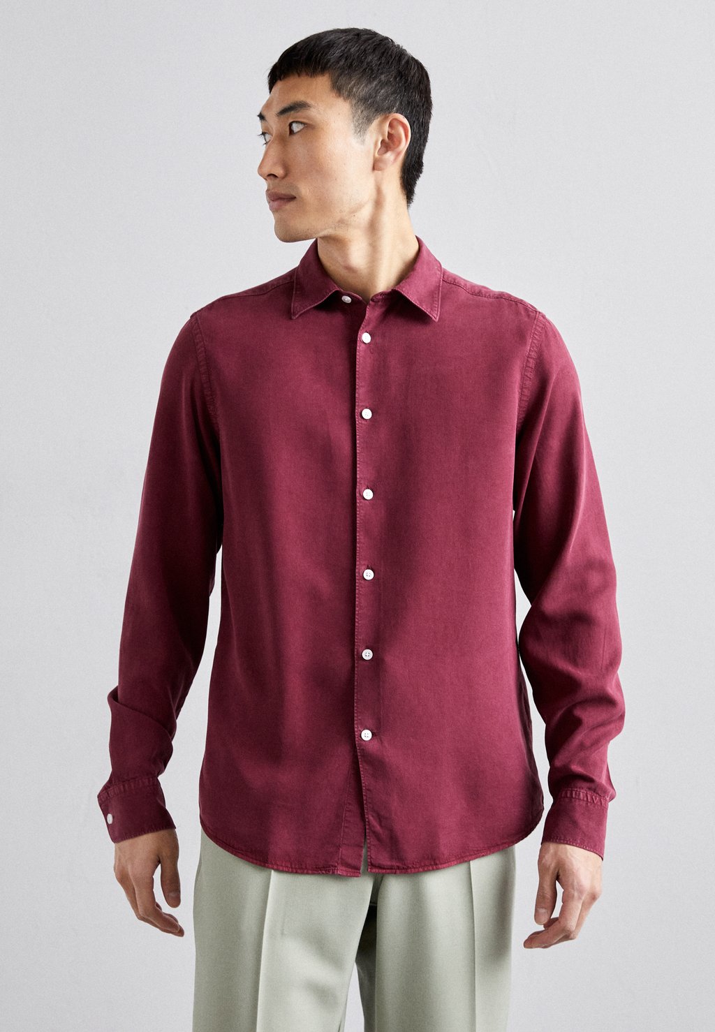 Деловая рубашка SLIM COMFORT J.LINDEBERG, цвет zinfandel