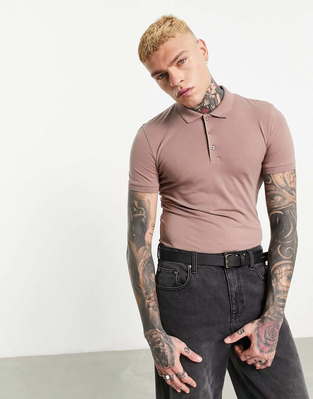 

Коричневая рубашка-поло мускулистого кроя ASOS DESIGN