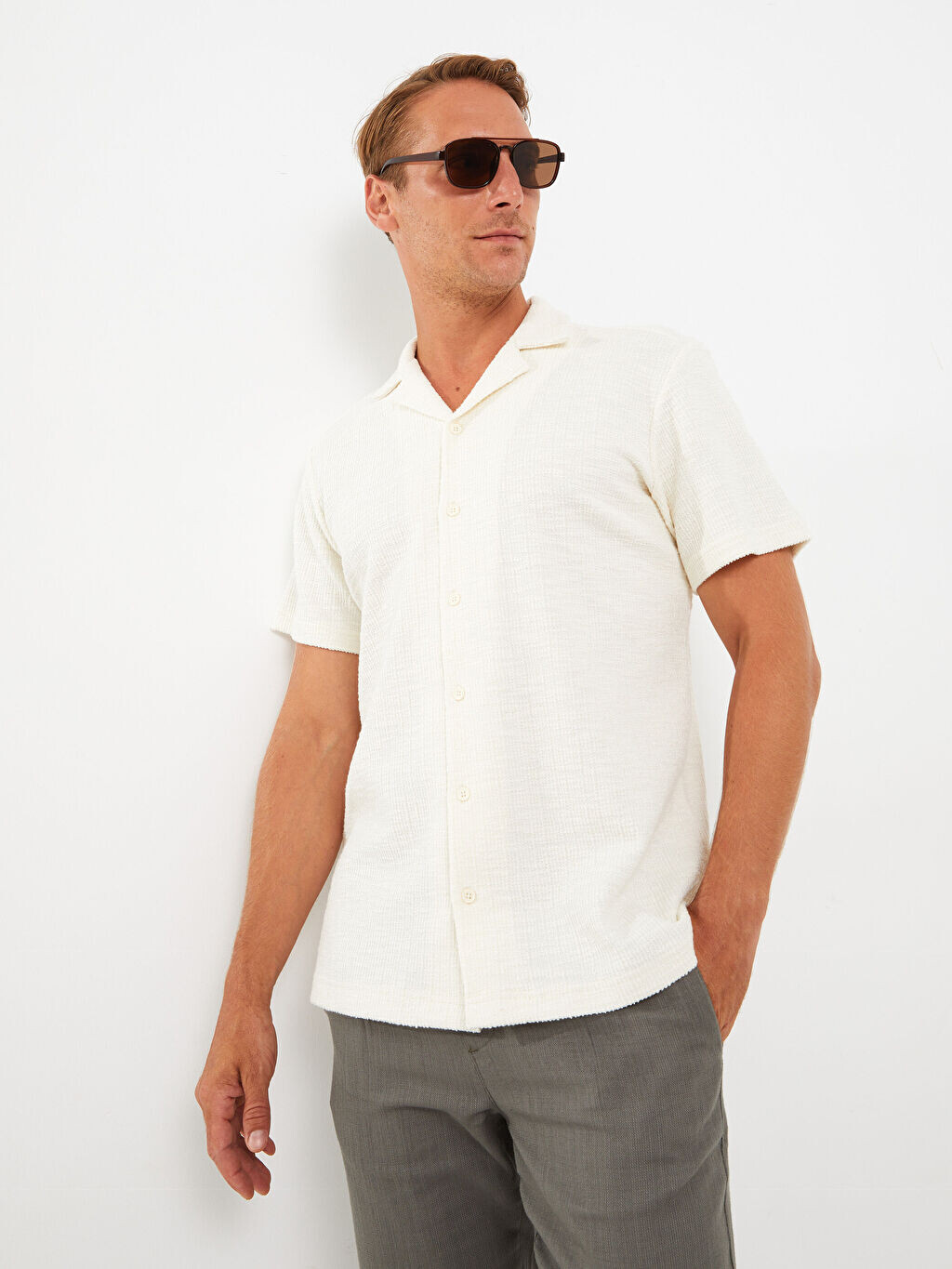 

Мужская рубашка с коротким рукавом Standard Fit Resort Collar LCWAIKIKI Classic
