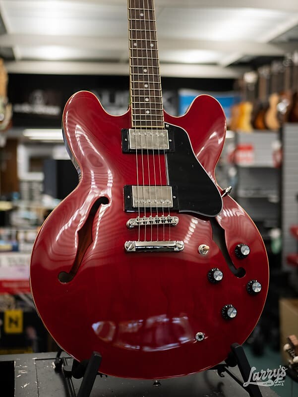 

Epiphone ES-335 - вишневый