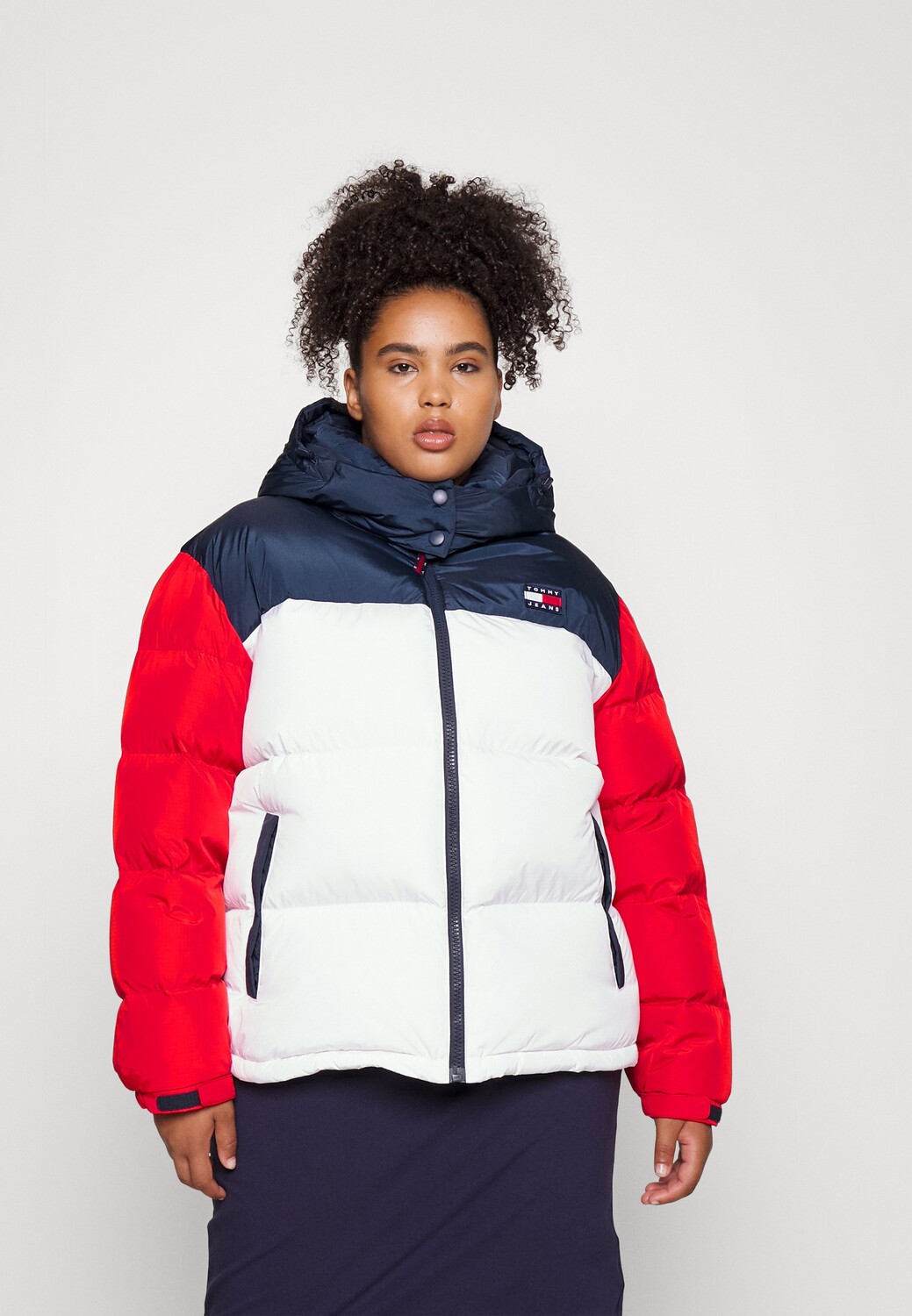 

Пальто классическое Tommy Jeans Curve, малиновый, Красный