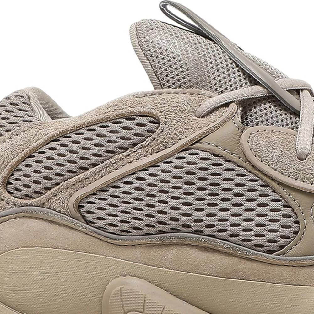 Yeezy hot sale 700 taupe