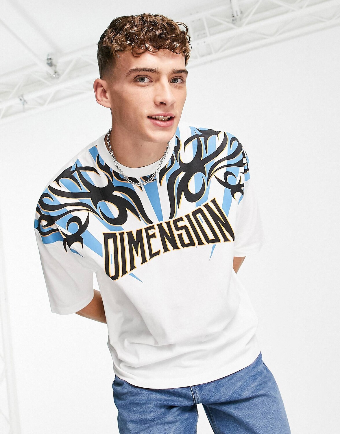

Белая футболка оверсайз с уличным принтом ASOS DESIGN