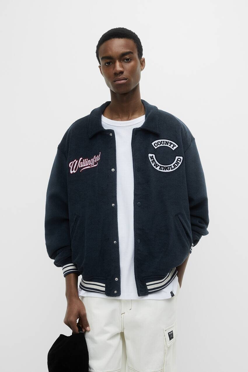 

Легкая махровая куртка Pull&Bear, индиго