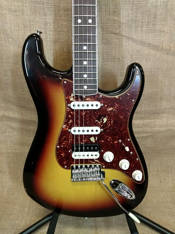 

Fender Custom Shop LTD '67 Подмастерье HSS Custom Shop LTD '67 Journeyman HSS