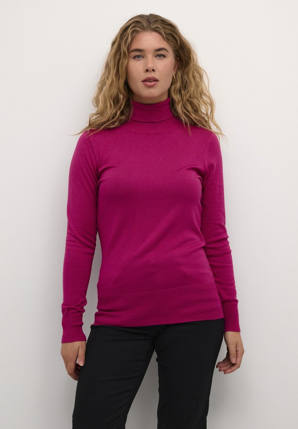 

Свитер ASTRID ROLL NECK Kaffe, цвет фуксии