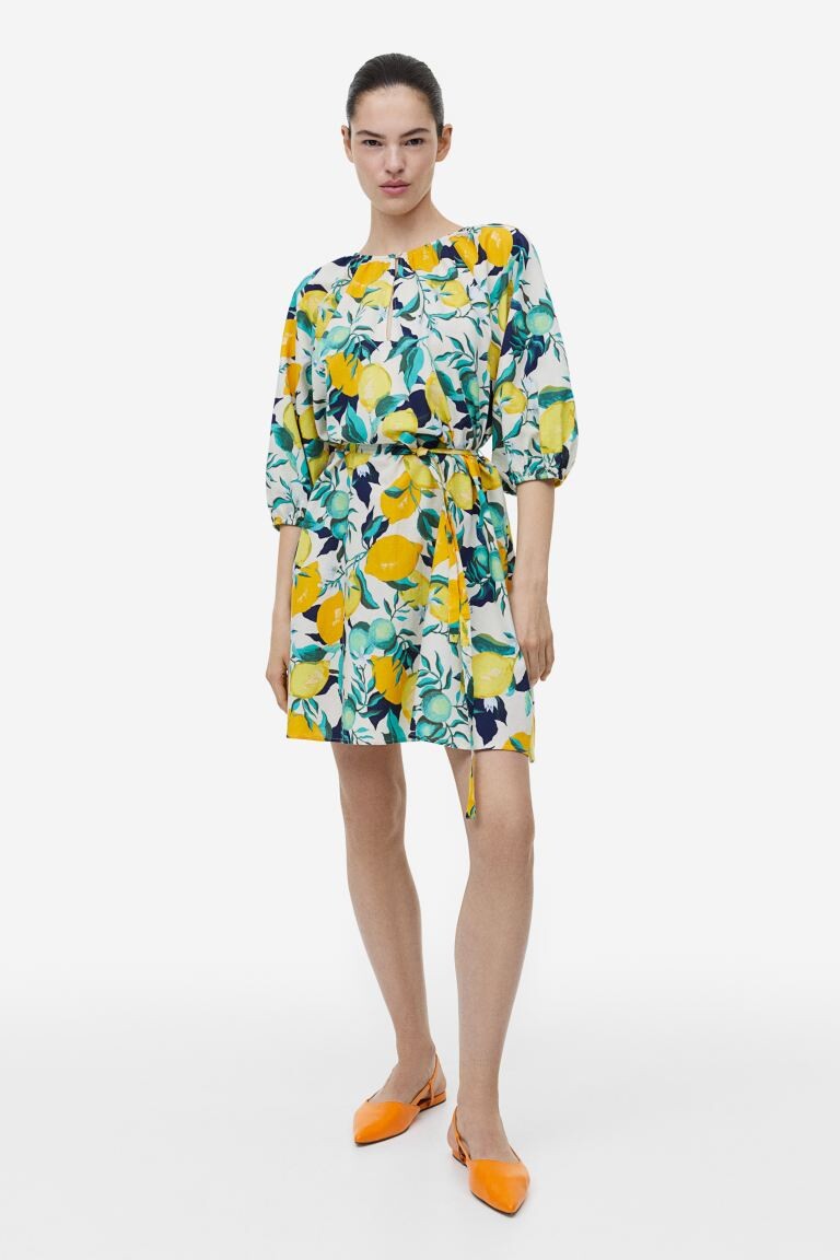 

Платье с поясом H&M, светло-бежевый/лимонный