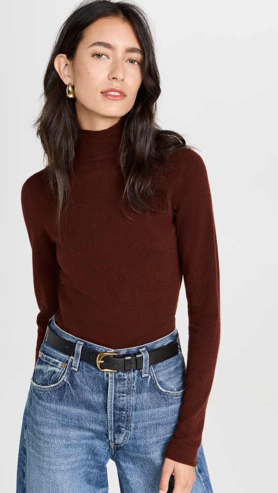

Топ Vince Slim Turtleneck
