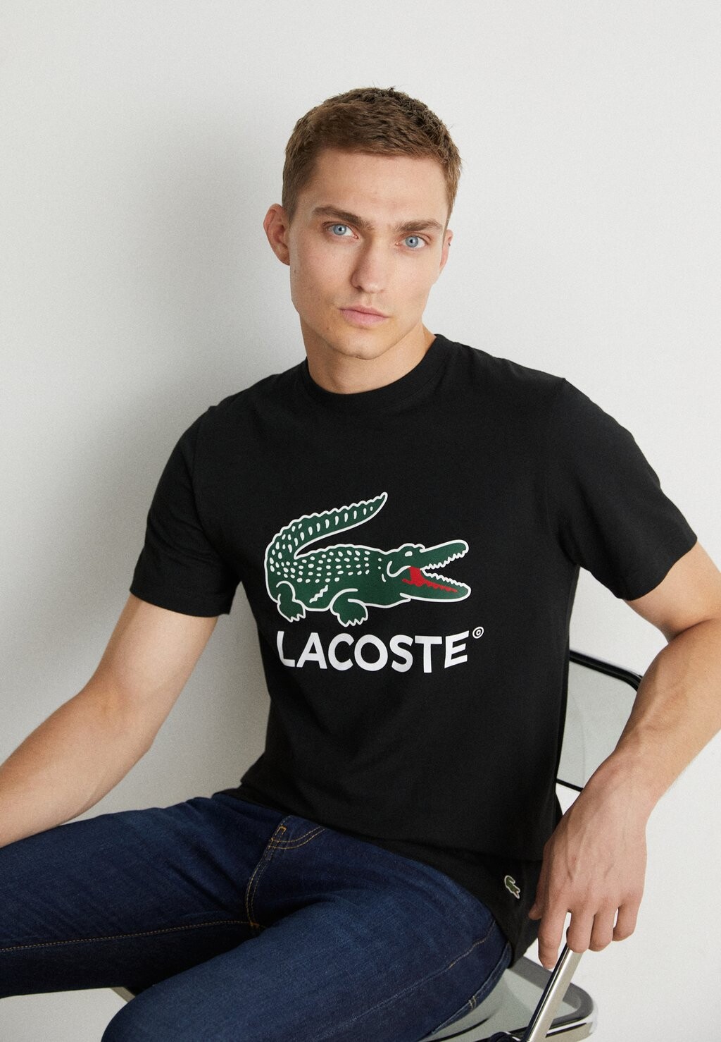 

Футболка с принтом Lacoste, черный