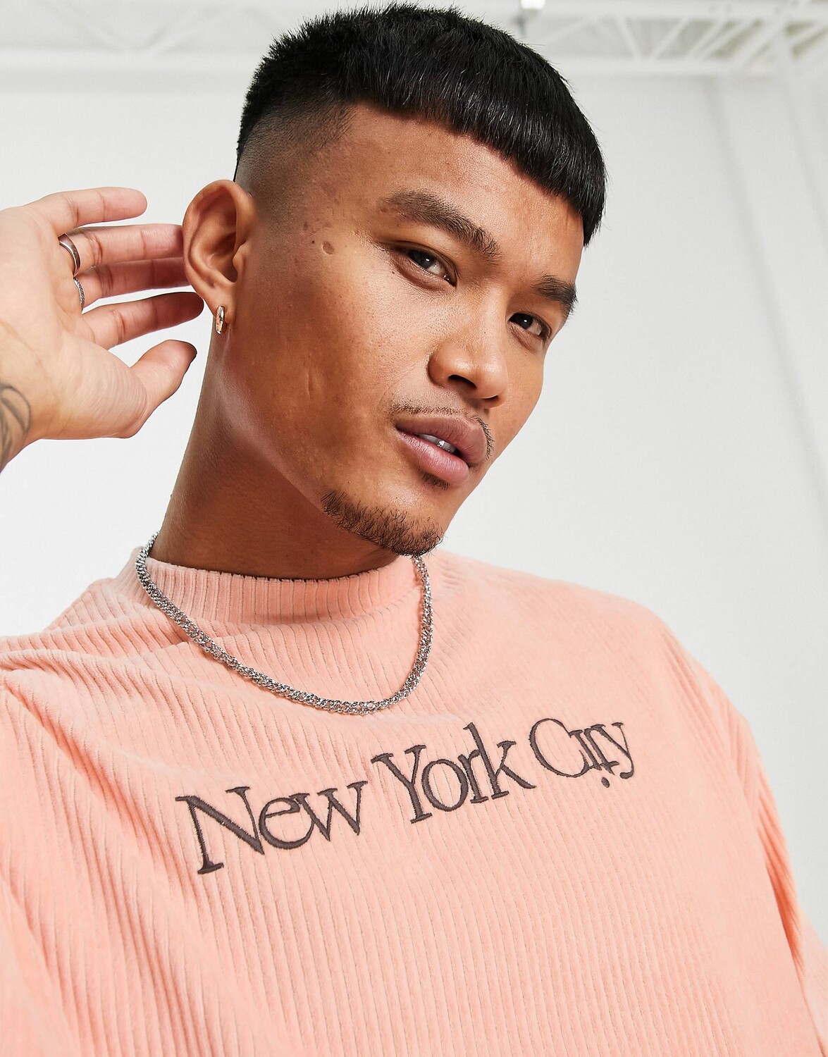 

Абрикосовая велюровая футболка оверсайз в рубчик с вышивкой New York city ASOS DESIGN