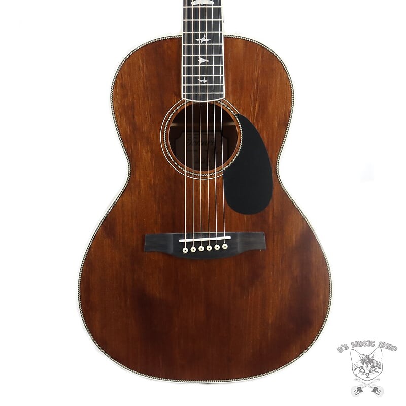 

Салон PRS SE P20E в винтажном красном дереве с сумкой для переноски SE P20 Parlor in Vintage Mahogany
