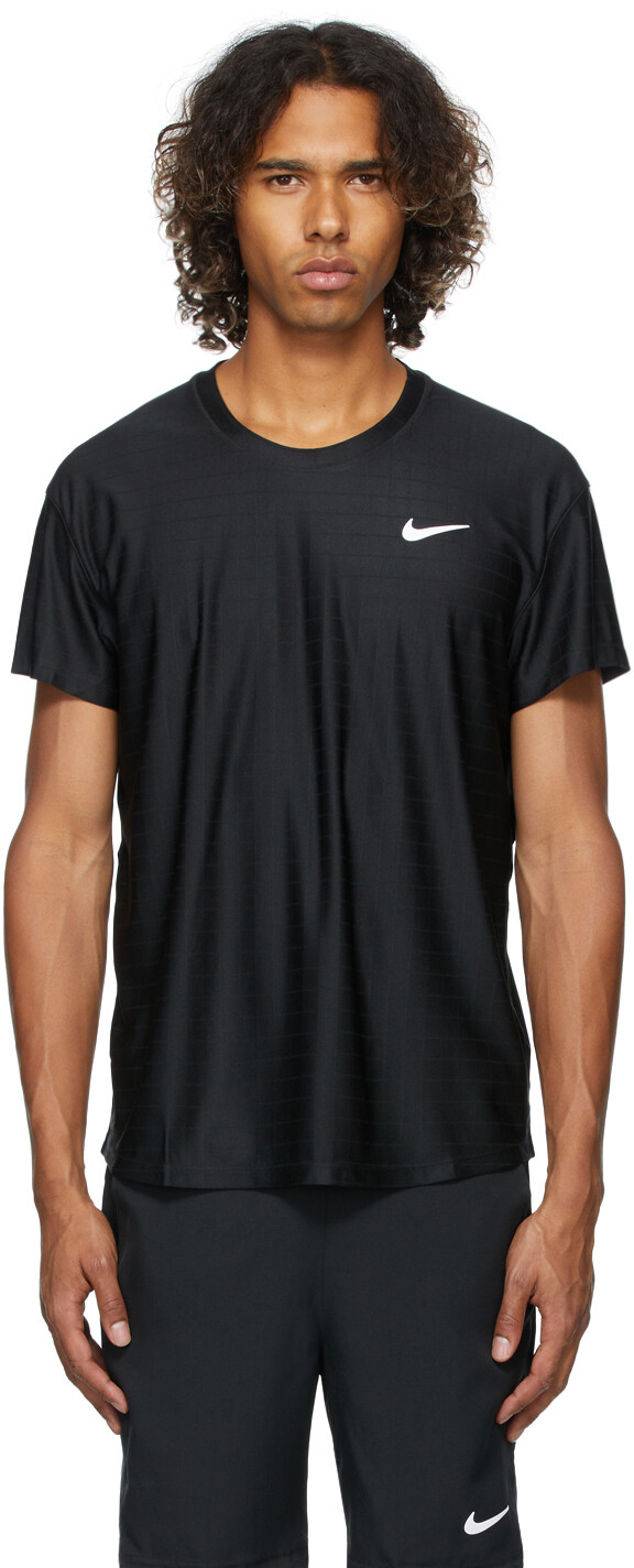 

Черная футболка Dri-FIT NikeCourt Advantage
