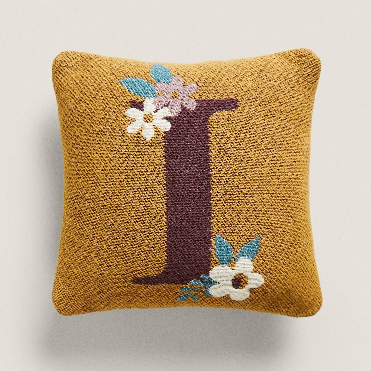 

Детская подушка Zara Home Letter I, желто-коричневый
