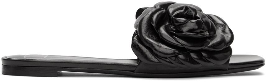 

Черные сандалии на плоской подошве Atelier Petal Flat от Valentino Garavani 03 Rose Edition