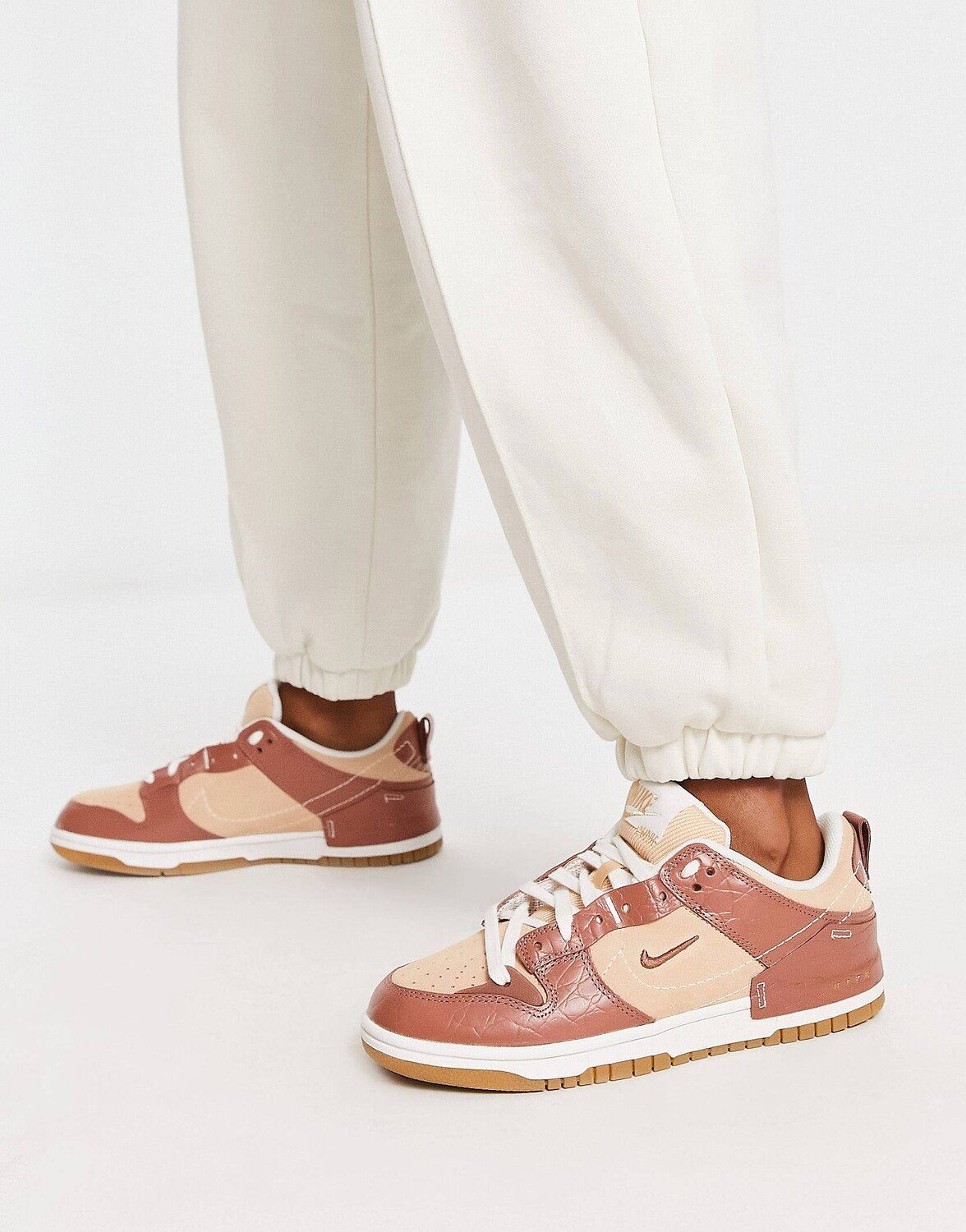 

Кроссовки Nike Dunk Disrupt 2 SE из минеральной глины