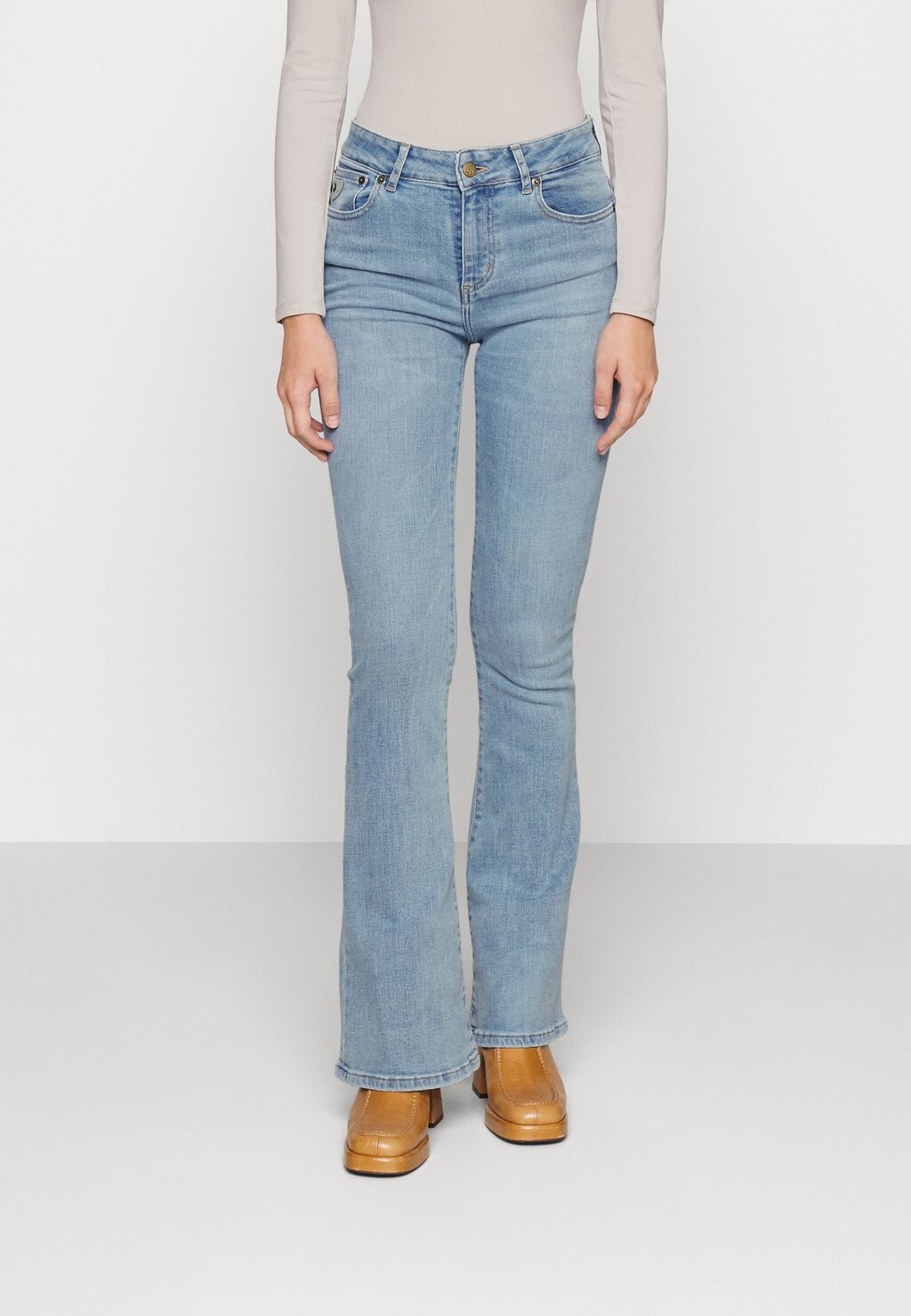 

Джинсы клеш LOIS Jeans